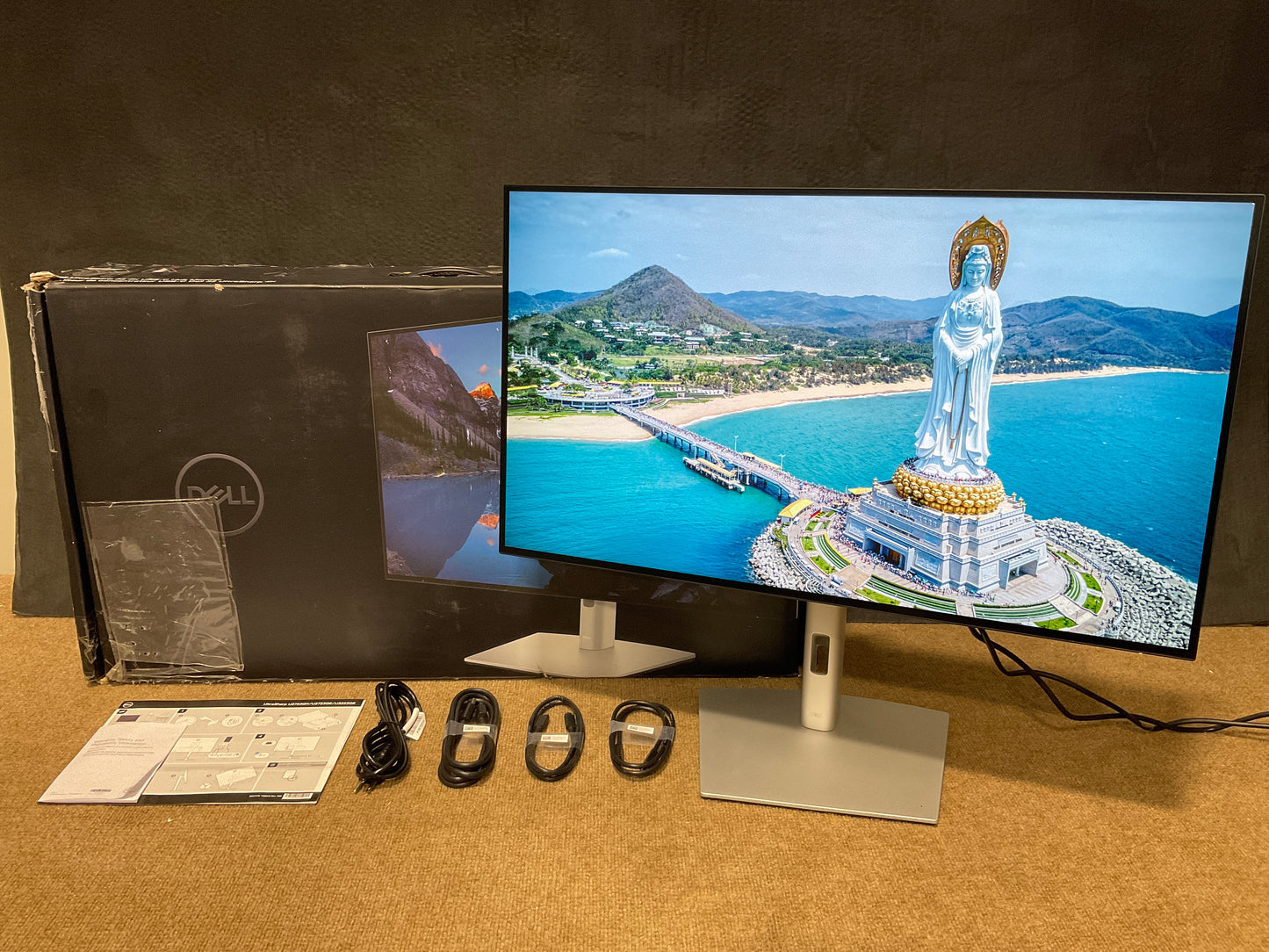 ♥ New, Open Box - Dell UltraSharp 31.5"" 4K 3840 x 2160 HDR USB-C Monitor