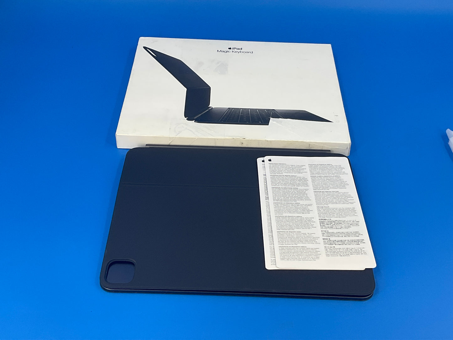 ♥ New, Open Box - Apple Magic Keyboard (iPad Pro 13/M4/black) MWR53LL/A