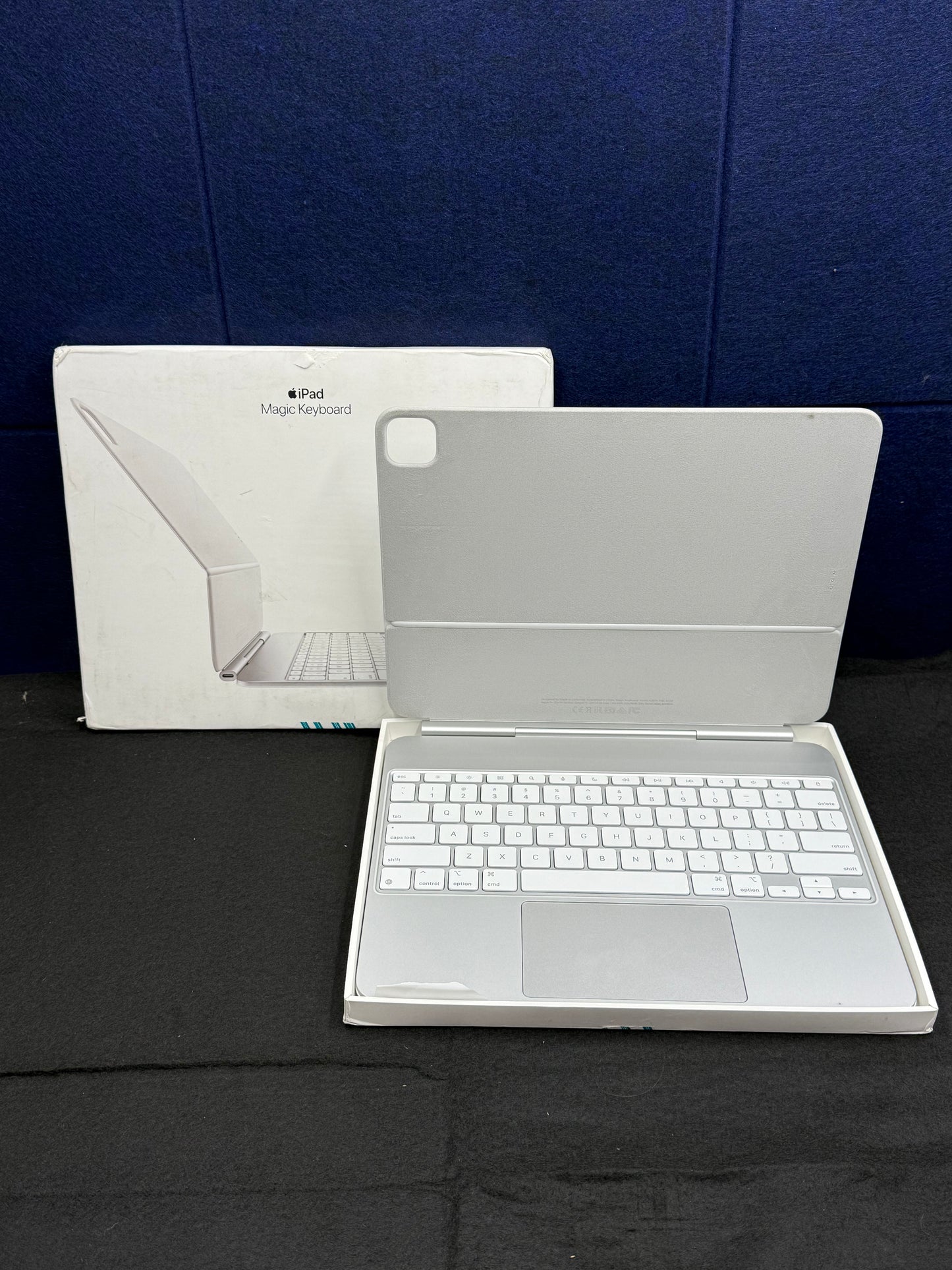 ♥ New, Open Box - Apple Magic Keyboard for 13" iPad Pro M4 (White, US English) MWR43LL/A