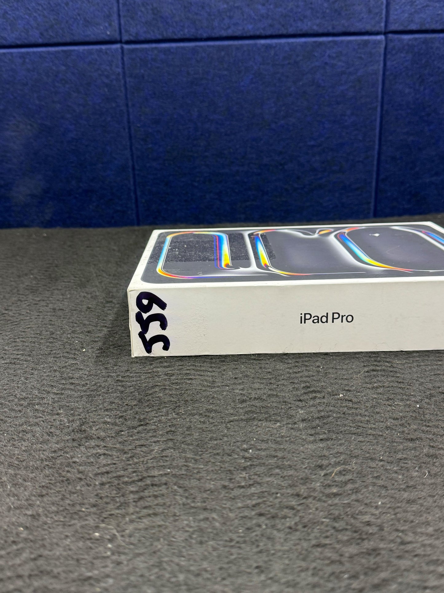 ♥ New, Factory Sealed - iPad Pro M511-Inch 256GB WiFi + Cellular Space Black ME2N4LL/A
