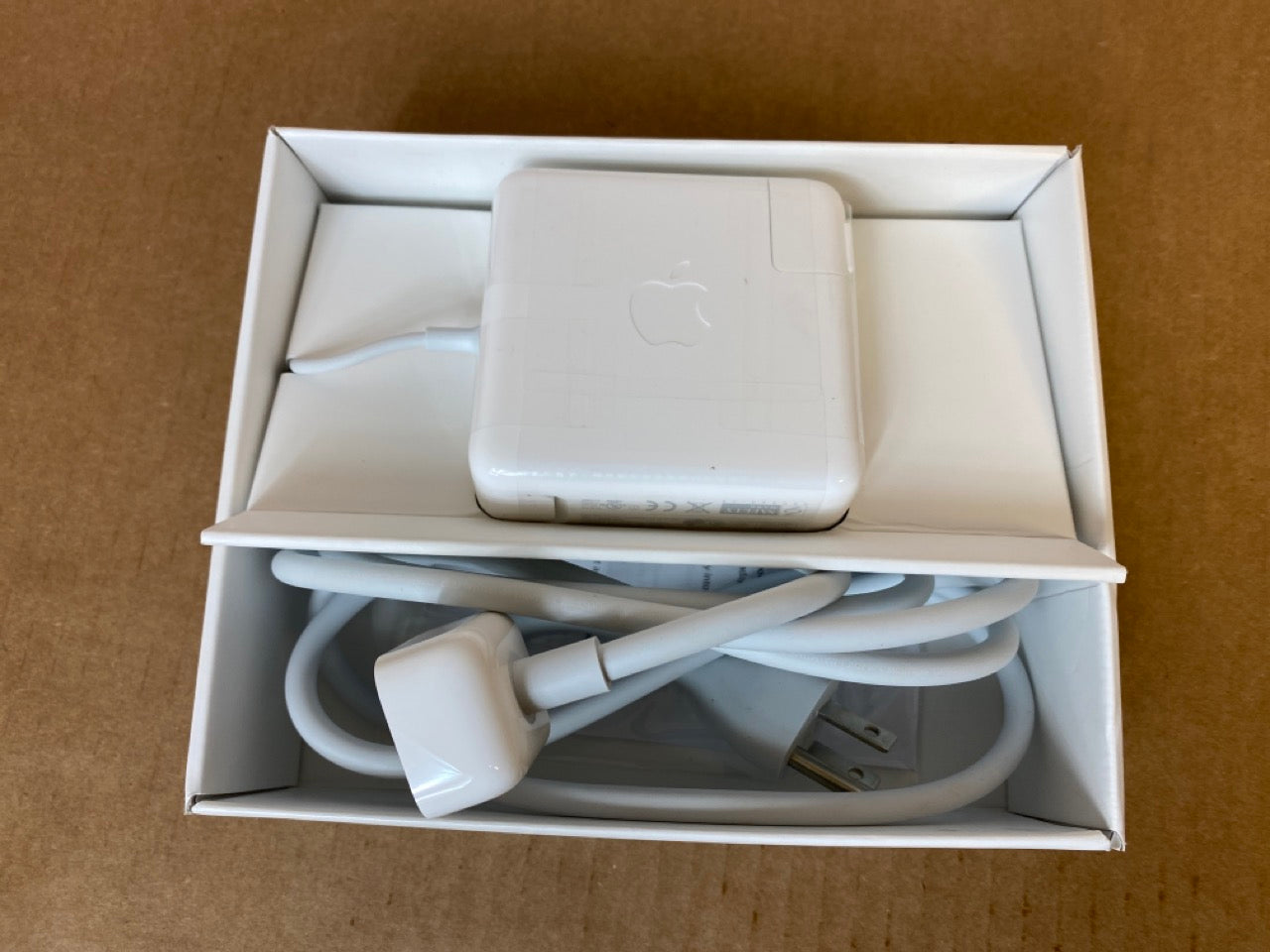 ♥ New, Open Box - Apple 85W MagSafe Power Adapter MC556LL/B