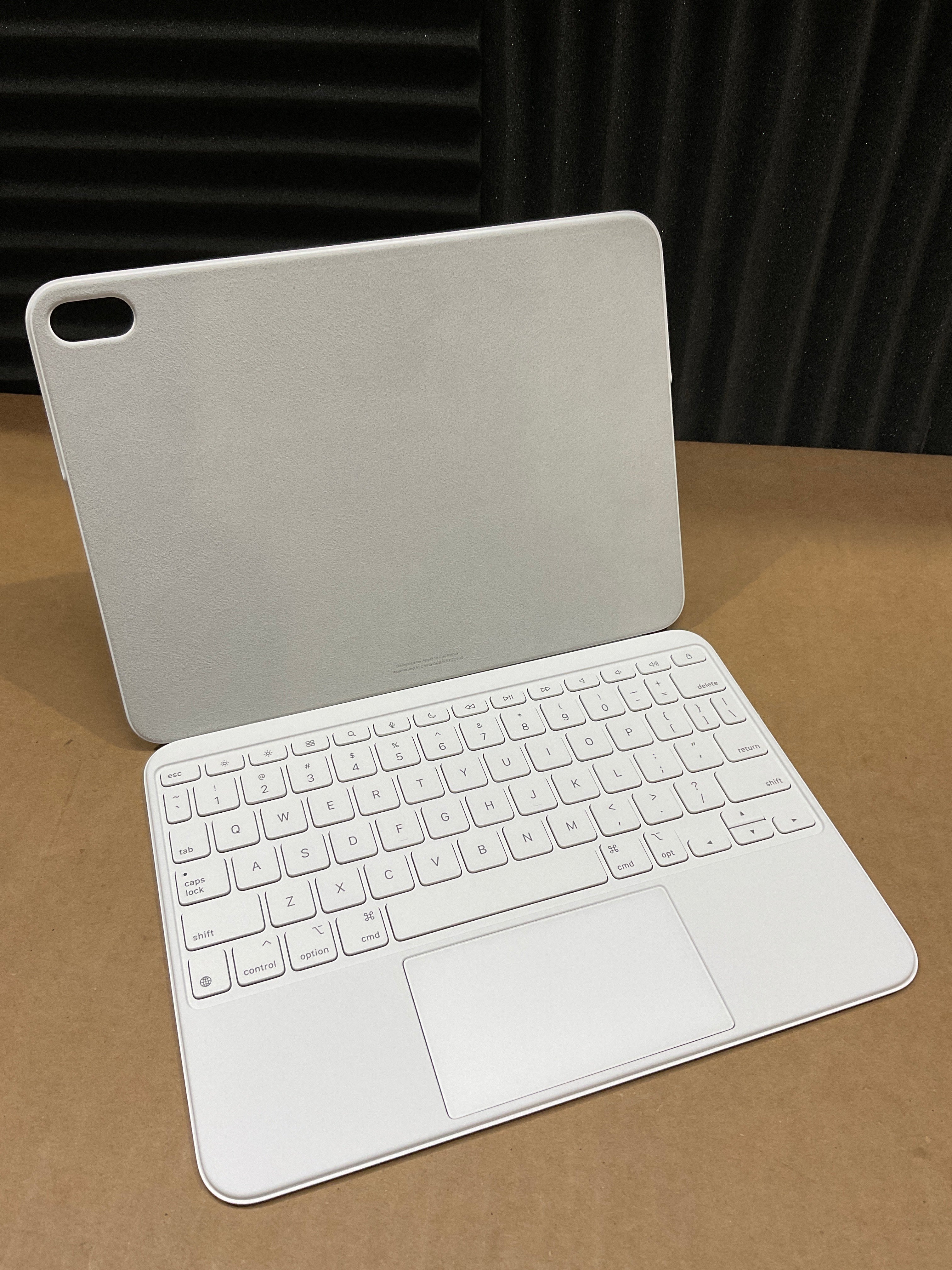 ♥ New, Open Box - Apple Magic Keyboard Folio for 10th Gen. iPad White