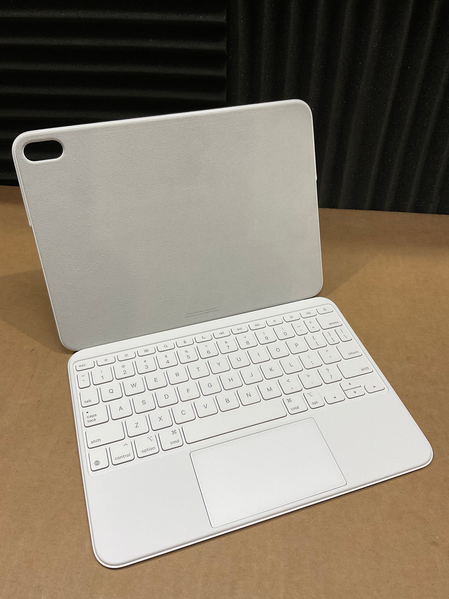 ♥ New, Open Box - Apple Magic Keyboard Folio for 10th Gen. iPad White English MQDP3LL/A