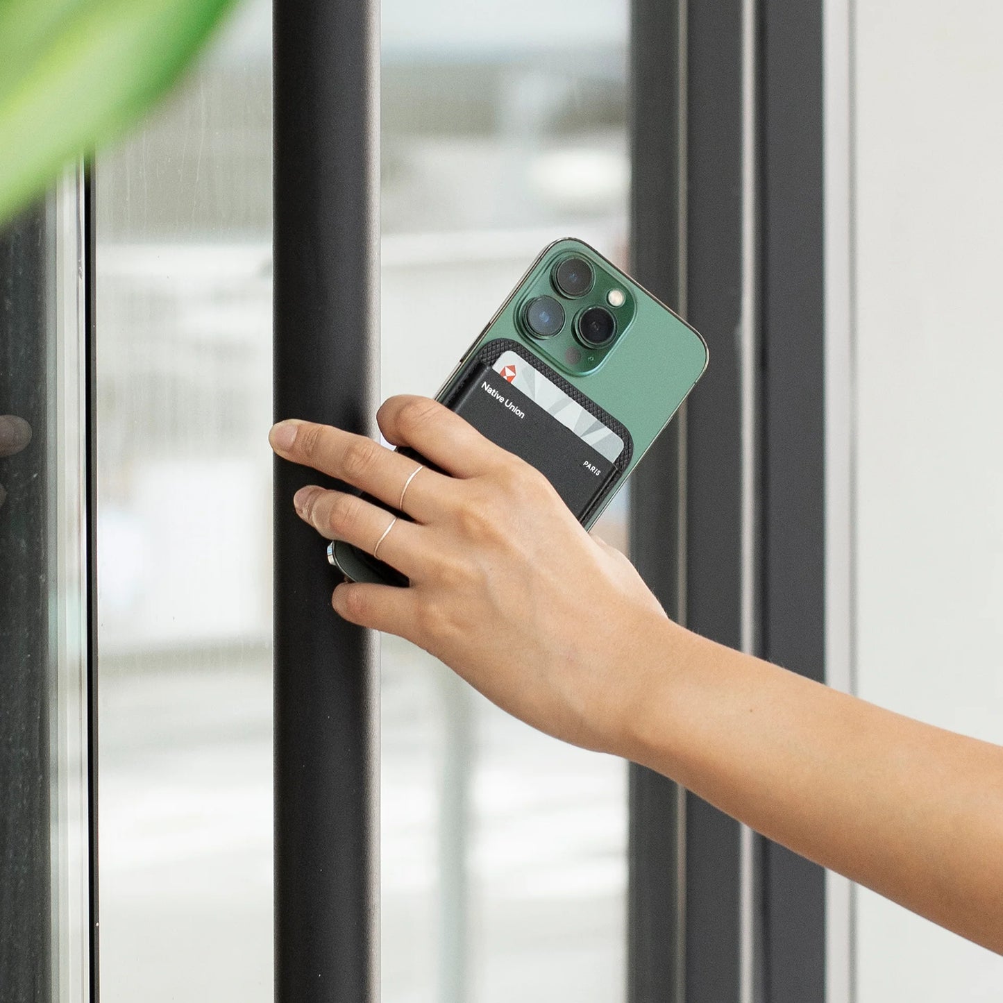 Native Union (RE) Classic Magnetic Wallet