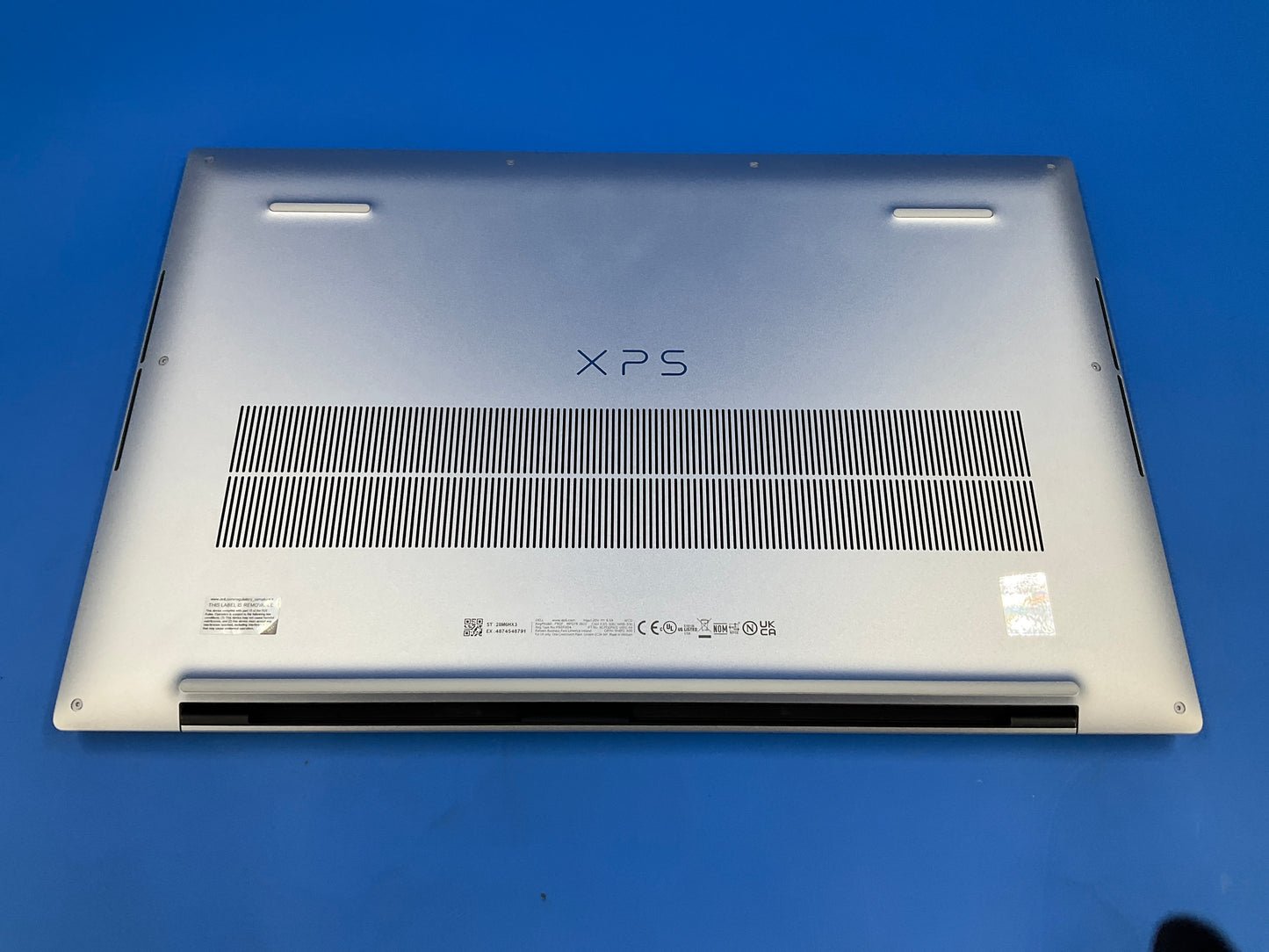 ♥ Refurbished - Dell XPS 17 9730 17-in i7-13700H 16GB/1TB RTX4050 Laptop J4TPX