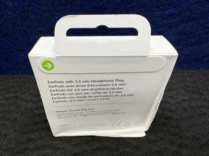 ♥ New, Factory Sealed - Apple EarPods with 3.5mm Plug  MWU53AM/A