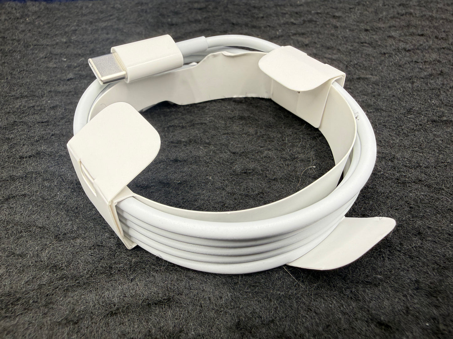♥ New, Open Box - Apple USB-C to Lightning Cable (3.3' / 1m) MUQ93AM/A
