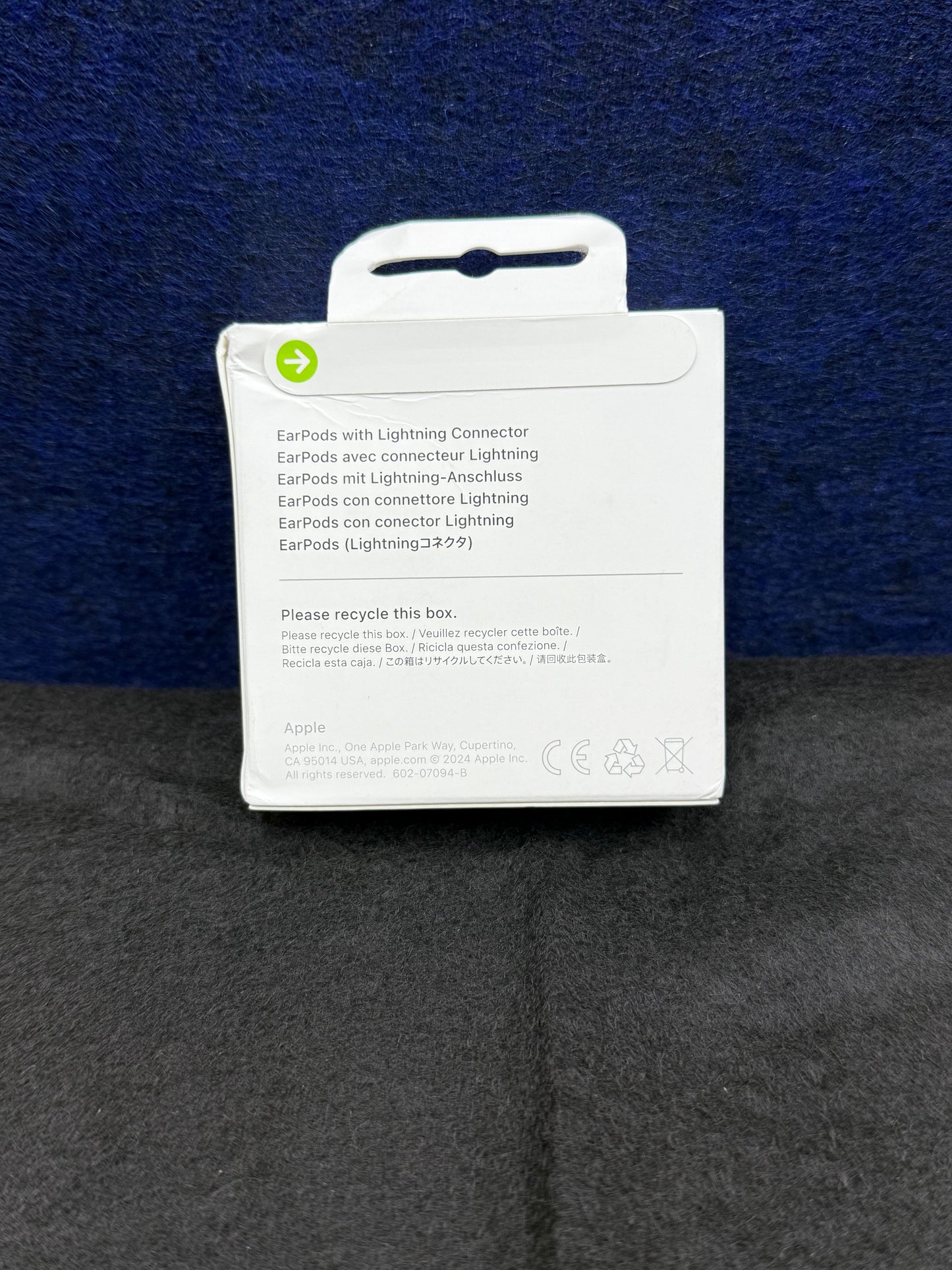 ♥ New, Factory Sealed - Apple EarPods with Lightning Connector MWTY3AM/A