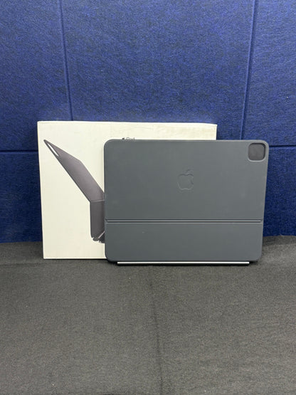 ♥ New, Open Box - Apple Magic Keyboard (iPad Pro 13/M4/black) MWR53LL/A
