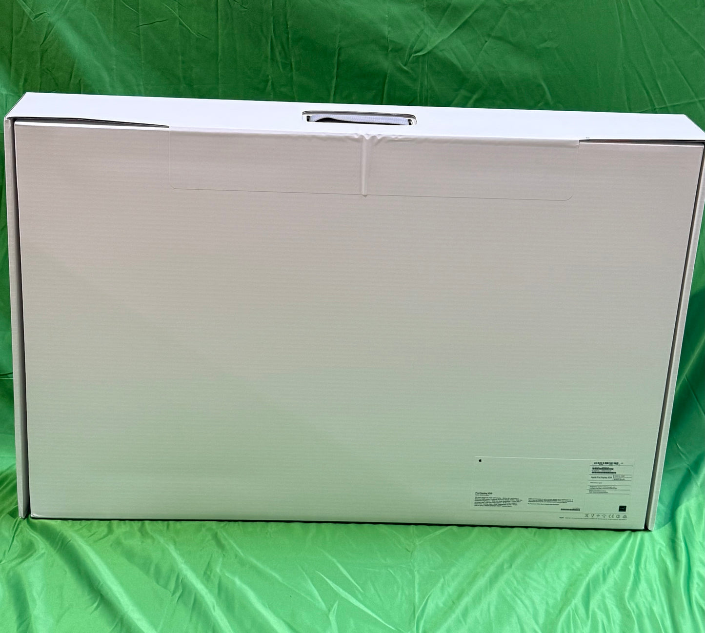 ♥ New, Factory Sealed - Apple 32" Pro Display XDR (6K/Nano) MWPF2LL/A