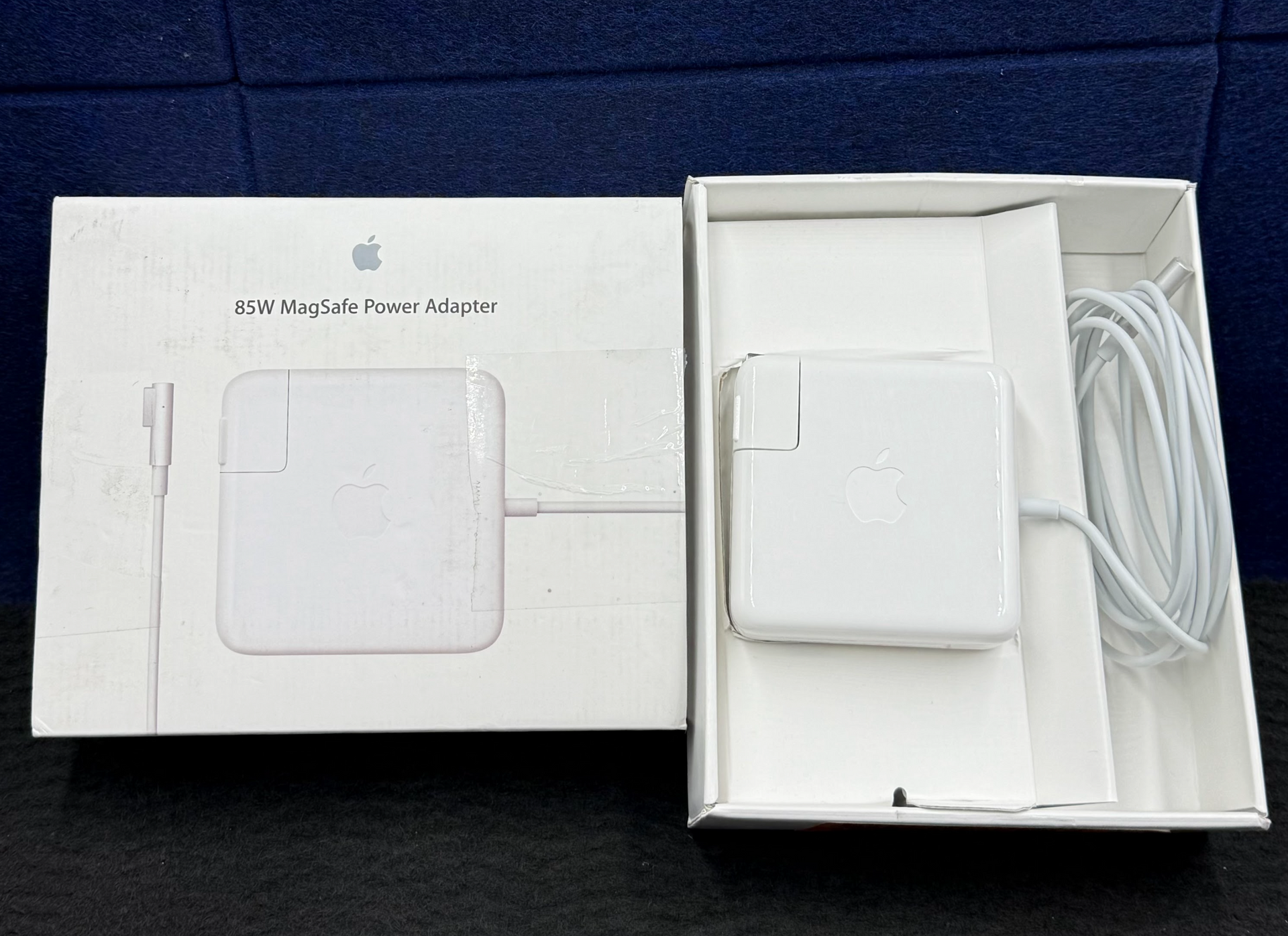 新品未使用 Apple 85W MagSafe 2 Power Adapter 100% Genuine OEM Apple 85W MagSafe 2 Power Adapter ( MacBook Pro
