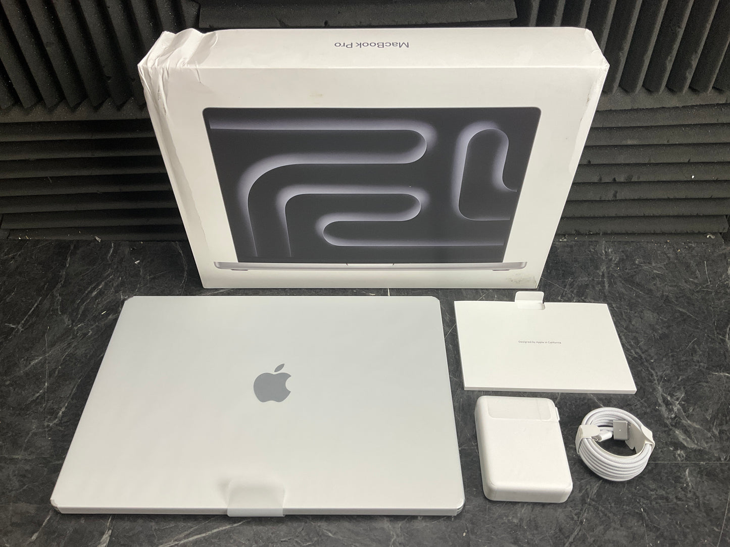 MacBook Pro M4Max-16core 64GB/1TB/BT5.3/WiFi6E/40core/16.2R (silver) (2024)