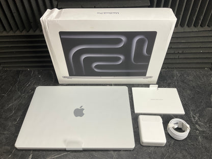 MacBook Pro M4Max-16core 64GB/1TB/BT5.3/WiFi6E/40core/16.2R (silver) (2024)