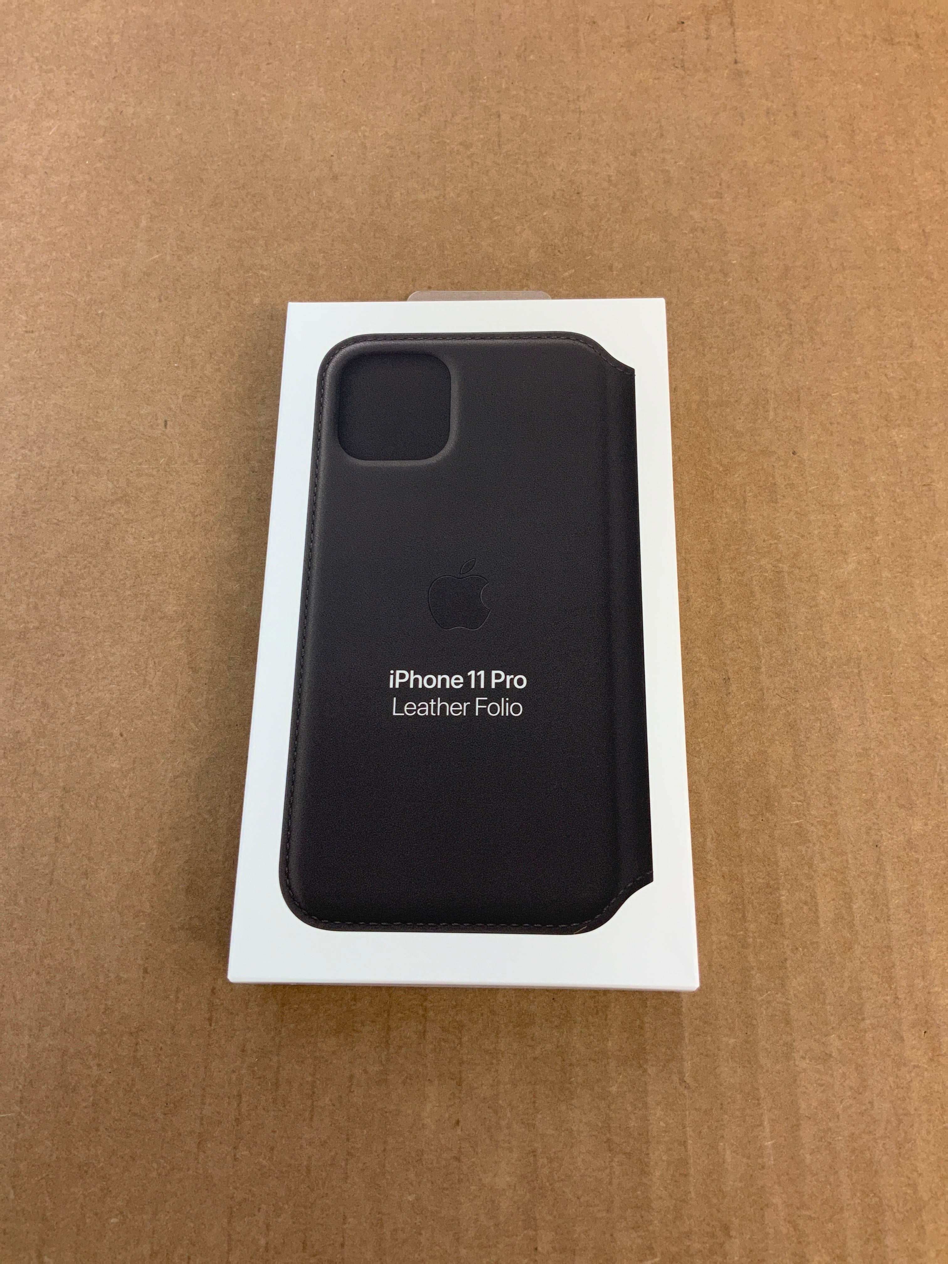 ♥ New, Factory Sealed - Apple iPhone 11 Pro Leather Folio Case Black M