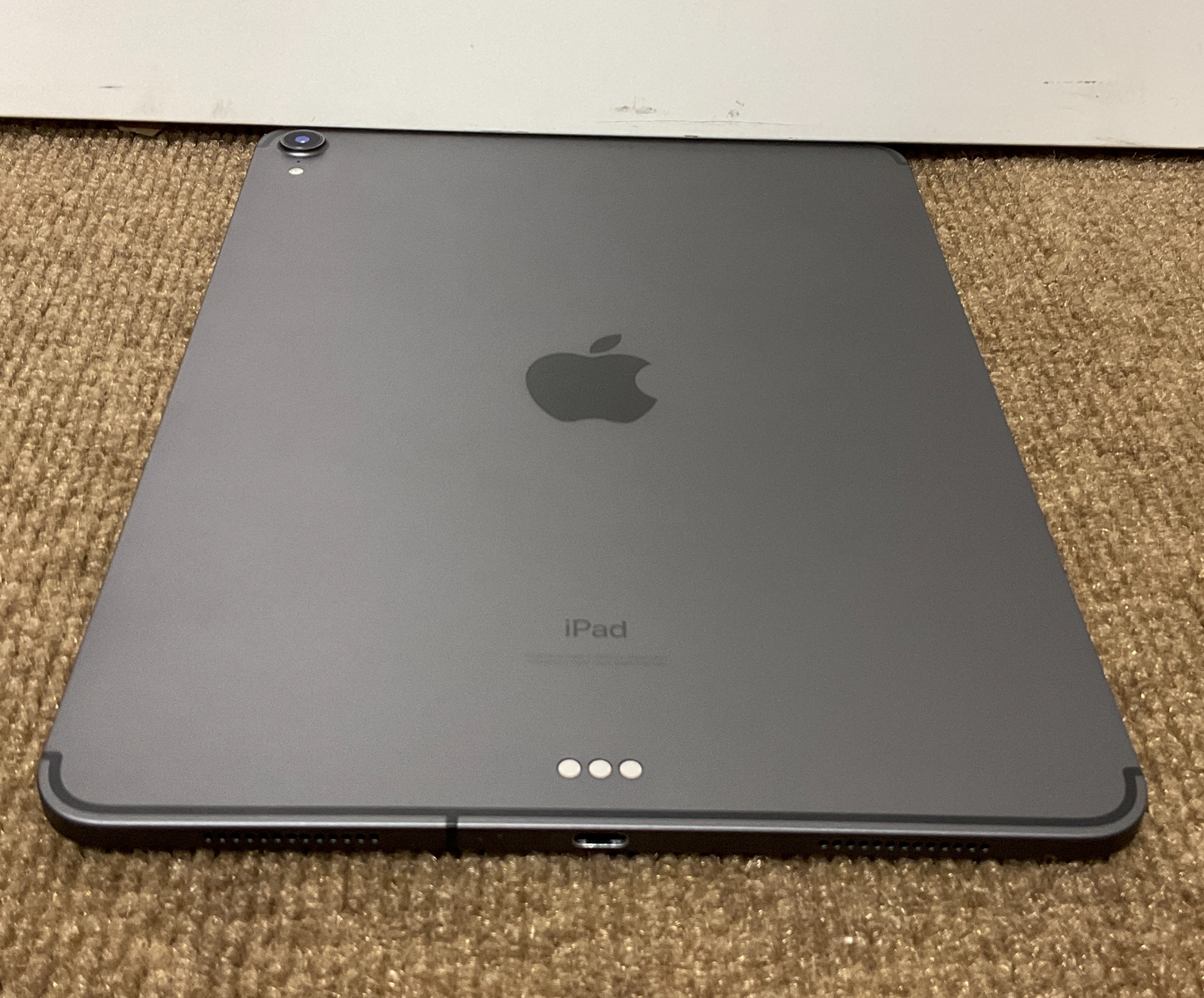 ♥ New, Open Box - iPad Pro 11" 64GB Wi-Fi + 4G LTE Space Gray MU0P2LL/A (2018)